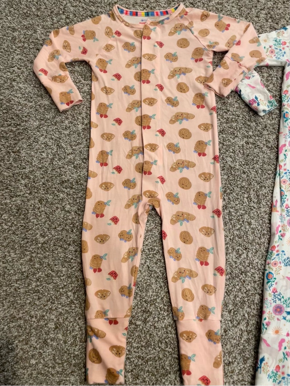 Magnetic Me Bundle - Picture 2 of 10